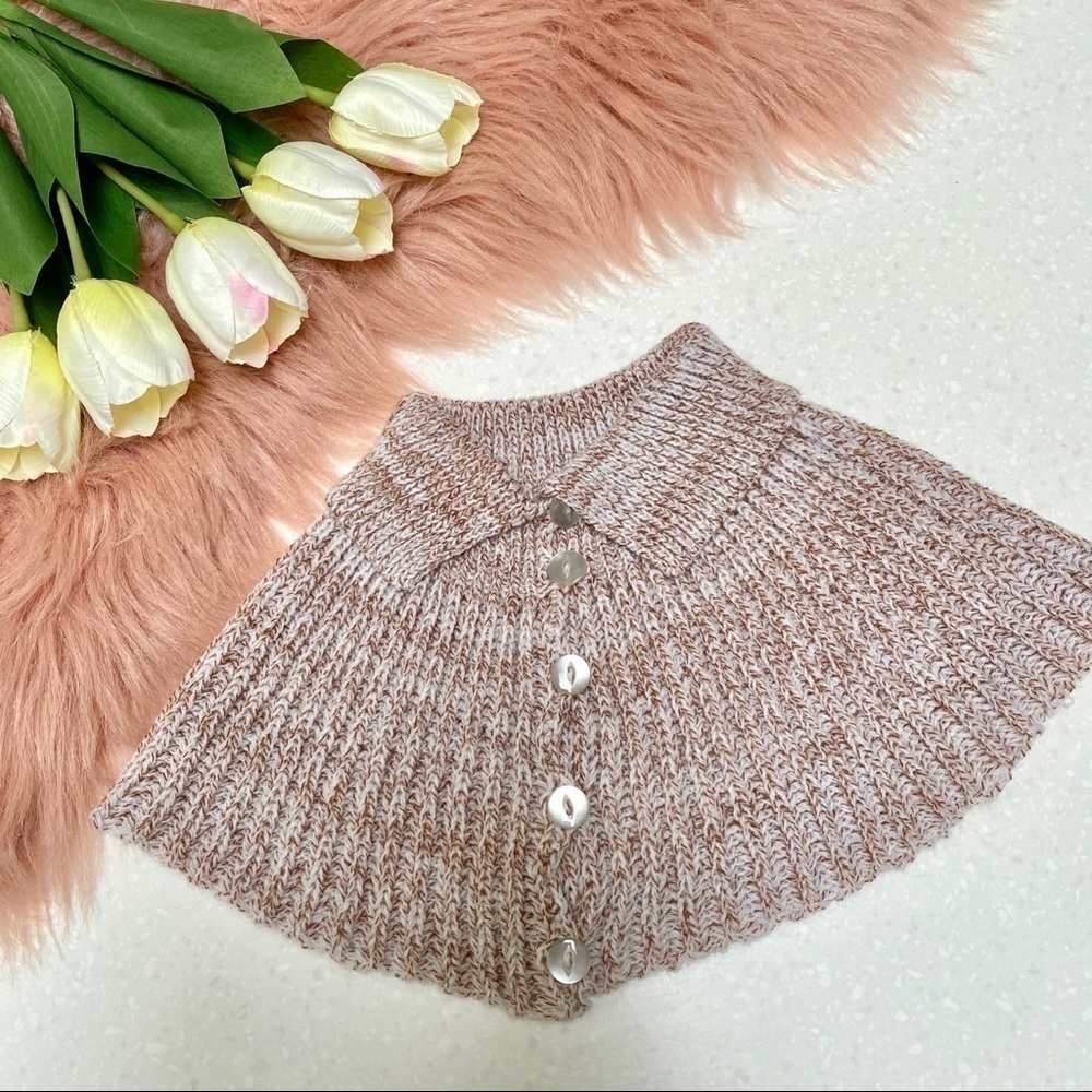 Hand knit vintage CAPLET sweet neck insert 🤎✨
